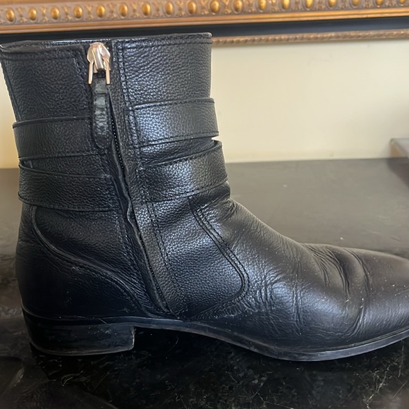 Tory Burch booties, size 8.5. Worn for 2 winters gold hardware. - Picture 3 of 5